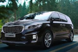 Kia раскрыла дизайн обновленного минивэна Carnival