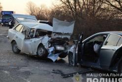 Лобовое столкновение автомобилей в Одесской области: человек погиб, четверо травмированы