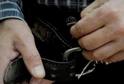 Затащил в лесополосу: 51-летний педофил хотел изнасиловать 11-летнюю девочку