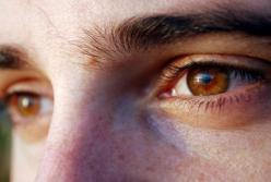 Ученые выяснили, как связаны цвет глаз и тяга к алкоголю