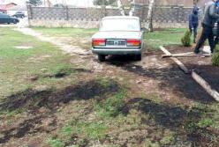 В Ровенской области мужчина облил бензином и поджег служебный автомобиль полиции