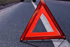 В Киеве мужчина сбил девушек на переходе и скрылся