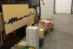 У украинца на таможне изъяли более 2 тыс. упаковок шоколада и чая