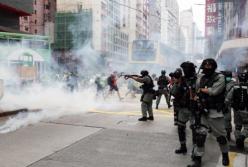 Полиция Гонконга разогнала протест слезоточивым газом