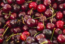 Диетологи выяснили, что полезнее: вишня или черешня