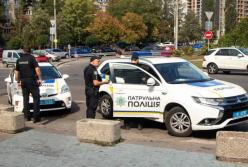 В центре Киева мужчина на Hyundai сбил копа. Полиция ввела план "Перехват" (фото)