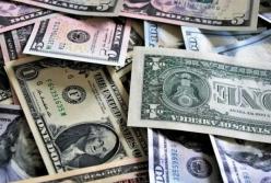 В апреле украинцы побили 4-летний рекорд по продаже валюты