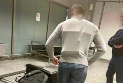 В Борисполе задержан "черепашка-ниндзя" с контрабандными iPhone (фото)