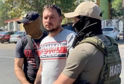 Главу Службы автодорог в Николаевской области задержали при получении крупной взятки: подробности