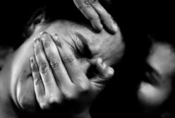 В Харькове на территории психбольницы изнасиловали женщину