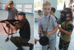 В донецкой школе боевики учат детей владеть оружием (фото)
