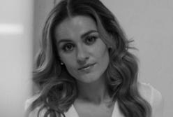 Звезда "Квартала 95" поделилась чувственным снимком в постели (фото)