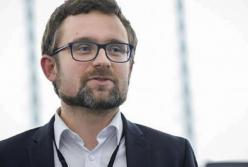 "Украина должна соблюдать европейские принципы свободы слова", - евродепутат о закрытии "каналов Медведчука"