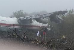 Вблизи Львова аварийно сел самолет Ан-12: предварительно, есть погибшие