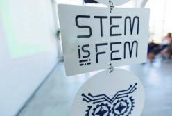 Школьники из Днепра разработали "умную" маску, которая обнаруживает ОРВИ и COVID-19