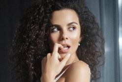 Настя Каменских показала ягодицы в бикини (фото)