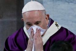 Папа Римский из-за коронавируса проведет богослужение через сеть