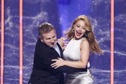 Юрий Горбунов на сцене схватил Тину Кароль за ягодицы (фото)