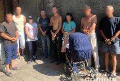 Шли в реабилитационный центр, а попадали в рабство: злоумышленники удерживали около ста пленных