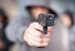 Подросток открыл стрельбу в магазине Харькова, есть пострадавшие