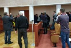 В горсовете под Киевом подрались депутат и директор рынка