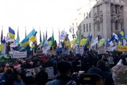 На Банковую привезли автозаки, охрана усилена (фото)