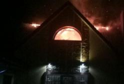 Подожгли дом семьи судей в Херсонской области (фото)