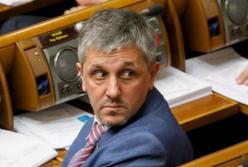 Нардепа от «Слуги народа» не пустили без очереди за зарплатой (видео)