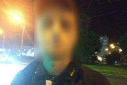В Киеве мужчина и женщина напали на девушку посреди улицы (фото)