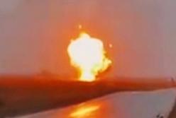 У порту Новоросійськ після атаки дронів палає нафтовий термінал (відео)