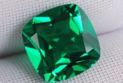 В Украину под видом стекла пытались переправить крупный изумруд