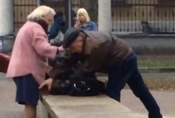 В центре Полтавы отец жестоко избил дочь (ВИДЕО)