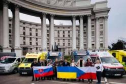 Словаччина передала Україні понад 200 евакуаційних автомобілів швидкої допомоги