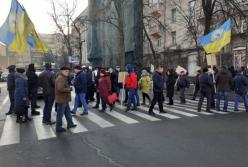 Протестующие против открытия рынка земли снова перекрыли центр Киева (фото)