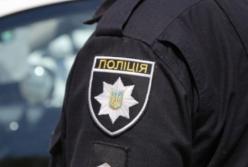 Бытовой конфликт: в Одессе мужчина избил соседа палкой, а затем нанес удары ножом