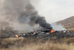 Упав, спалахнув і вигорів вщент: на борту турецького військового літака були десятки солдатів (відео)