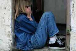 В Черкасской области мужчина насиловал семилетнюю родственницу и выкладывал видео в сеть 