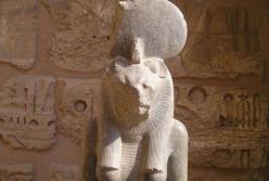 Археологи случайно обнаружили статуи древних богов в Египте