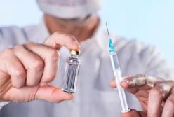Вакцина от гриппа защищает от осложнений COVID-19 - ученые