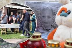 Жена полицейского считает, что в смерти ребенка виноваты и родители