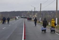 Фото моста в Станице Луганской вызвали бурные обсуждение в сети 
