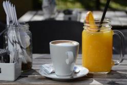 Разрушают мозг: врачи назвали опасные каждодневные напитки