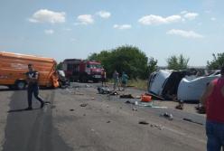 В ДТП на Николаевщине погиб человек, еще 15 пострадали (фото)