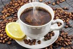 Медики предупредили об опасности чая и кофе с лимоном