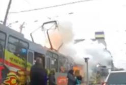 В Днепре загорелся трамвай с пассажирами (видео)