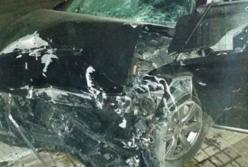 В Одессе автомойщик угнал авто и разбился