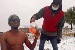 Південну Африку накрив потужний зимовий шторм: холод, сніг та повені, гинуть люди (відео)