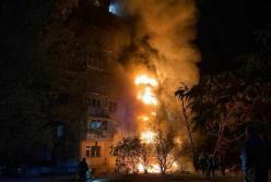 Ворожий дрон атакував 9-поверхівку в Києві: горіло з 1-го по 5-й поверхи, багато постраждалих (відео)