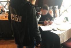 СБУ задержала на взятке чиновника Житомирской ОГА