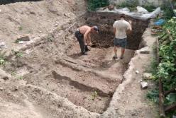 Под Киевом обнаружили старинное кладбище и храм времен Киевской Руси (фото)